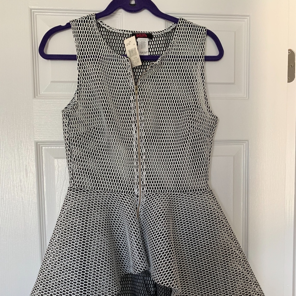 Black & White high low tank with zipper